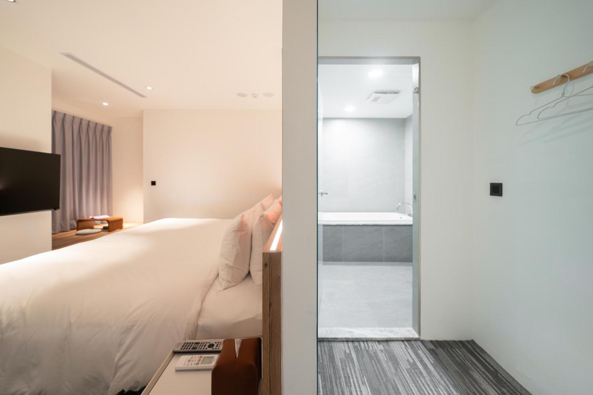 Ferienwohnung 禾淞津別邸 Kashotsu Bettei Taichung Exterior foto